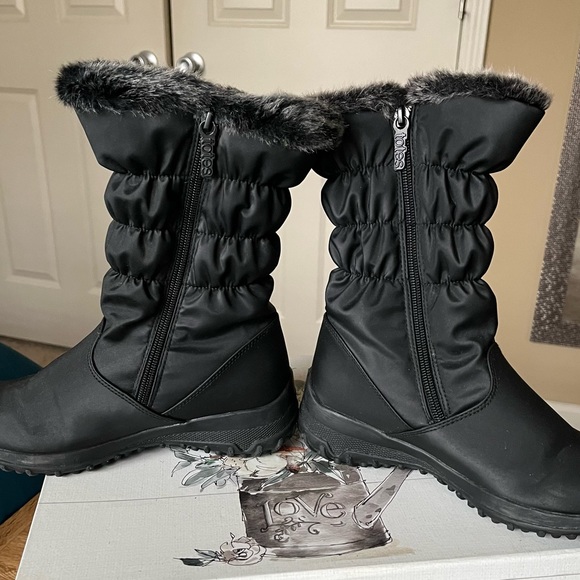 Totes Black Boots - Picture 5 of 9